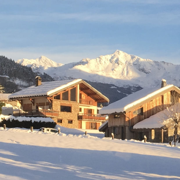 Studio à la montagne sous la neige